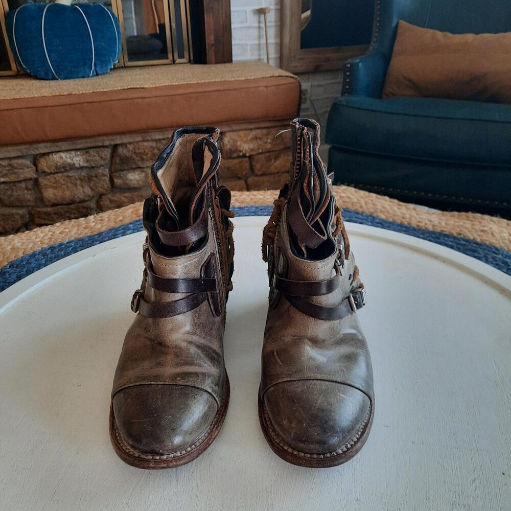 Freebird Strappy boot size 9